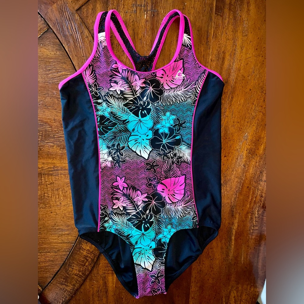 Gerry girls’ size 16 swimsuit one piece excellent condition